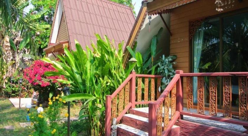 Himawari Restaurante y Cottage Ban Nong Hin  Exterior foto